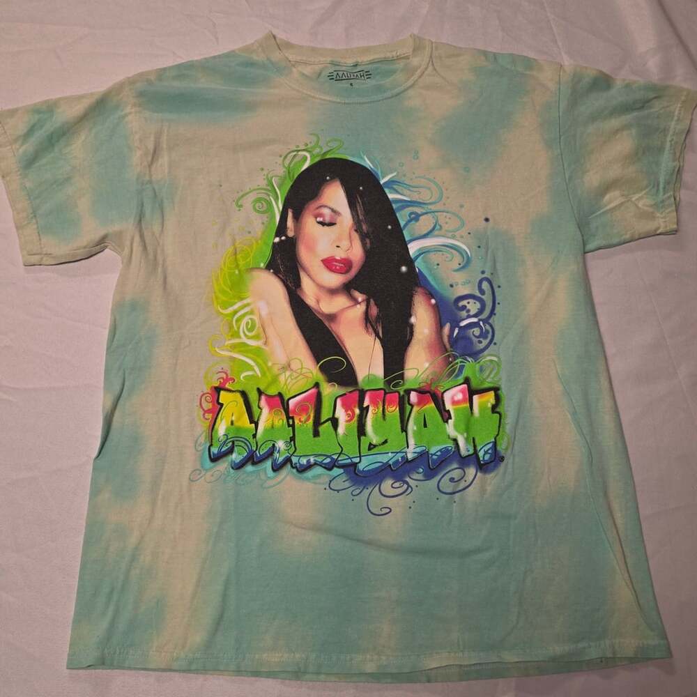 Aaliyah Tie-Dye T-Shirt oversized Size Small Airbrushed print